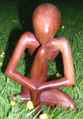 Online giftware wholesaler supply human status abstract wood carvings